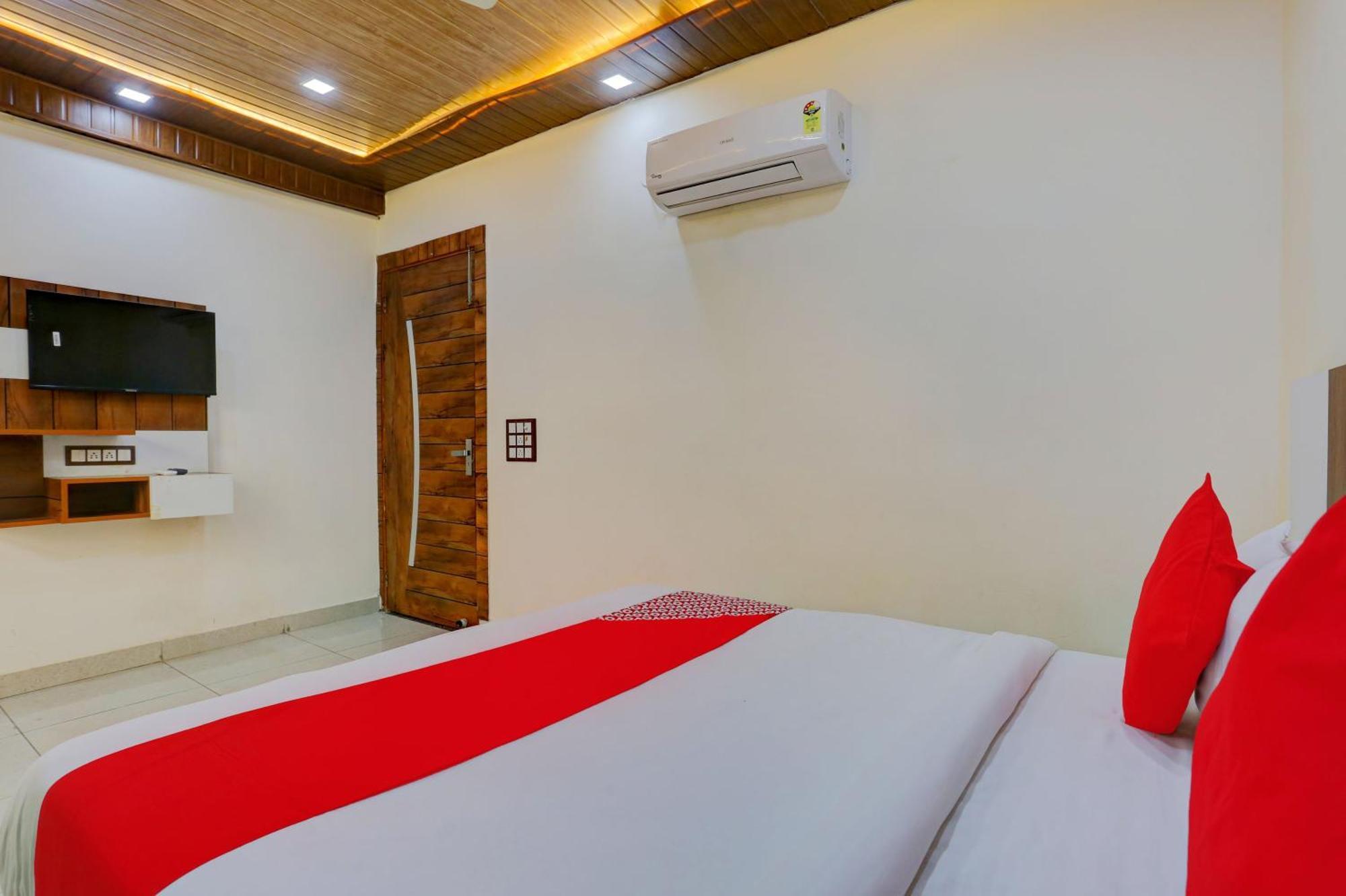 Hotel O Family Deluxe New Delhi Exterior photo