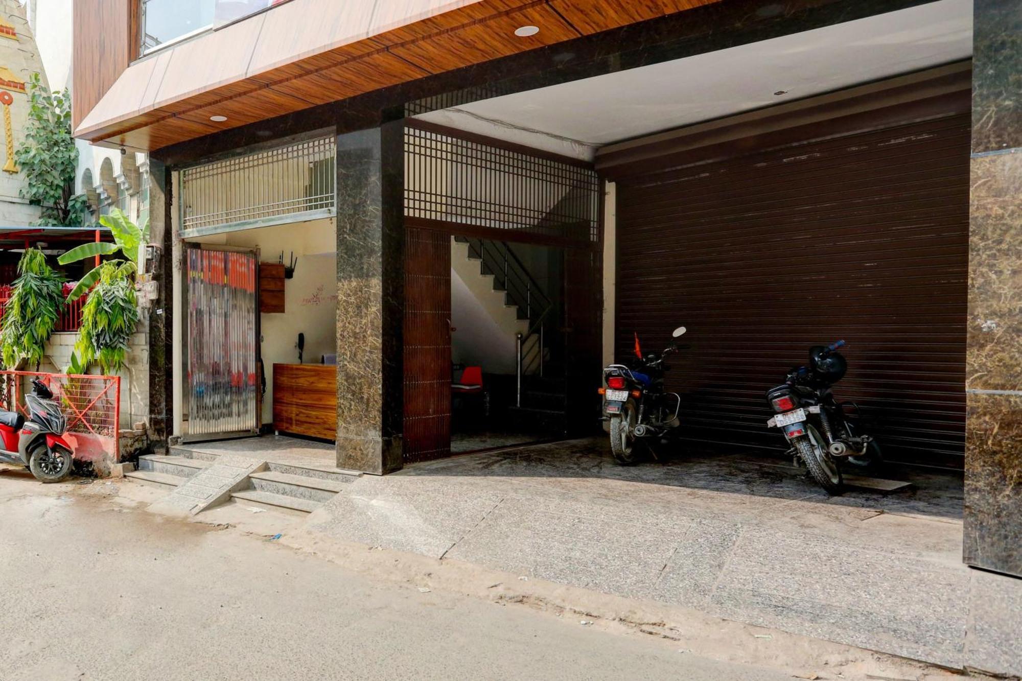 Hotel O Family Deluxe New Delhi Exterior photo