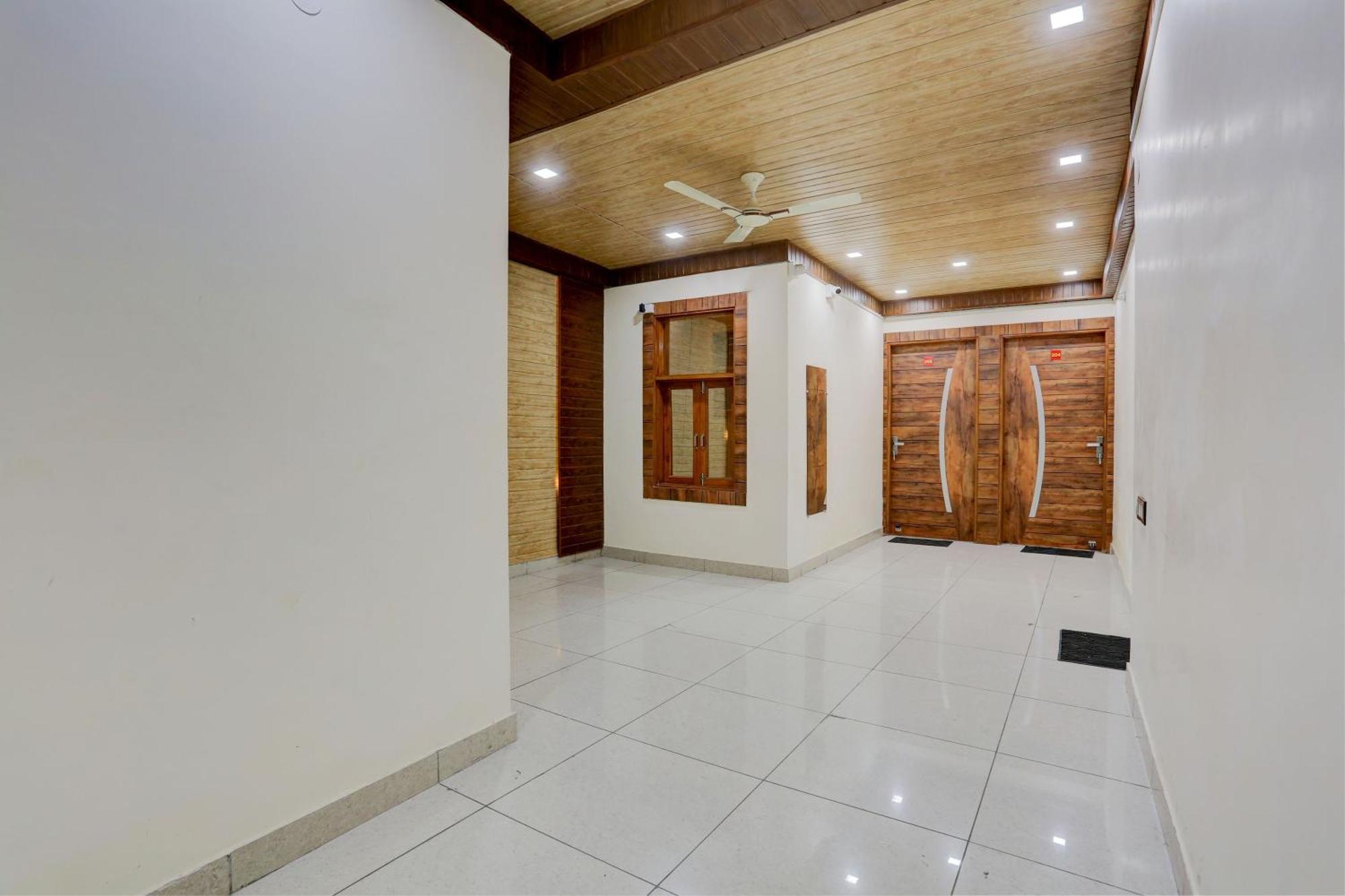 Hotel O Family Deluxe New Delhi Exterior photo